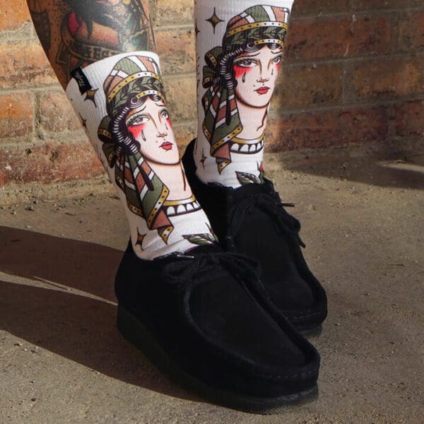 https://cyclopathcyclingsyndicate.com/storage/2022/10/pacificandco-calcetines-socks-art-tattoo-woman-fashion-PAOLA-FERNANDEZ-DOLORES-look2-600x600-1.jpg